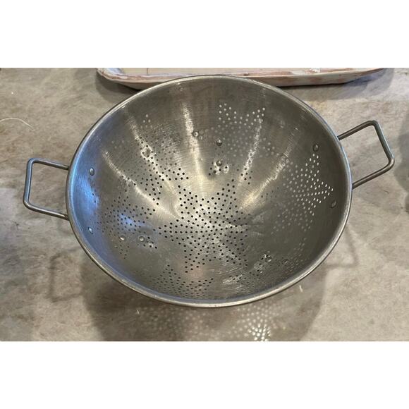 Vintage Punch Star aluminum colander large 11” - Picture 1 of 11